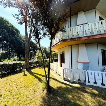 Charming With Private Garden Apartamento