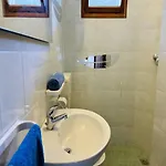 Charming With Private Garden Apartment