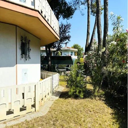 Charming With Private Garden Appartamento