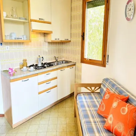 Charming With Private Garden Apartamento Bibione